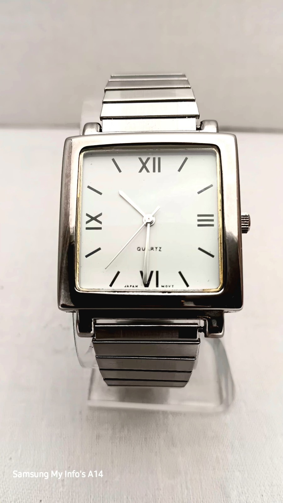 ANNIE KASE quartz watch.33MM. Stainless Steel Stretchable Band. NEW BATTERY.