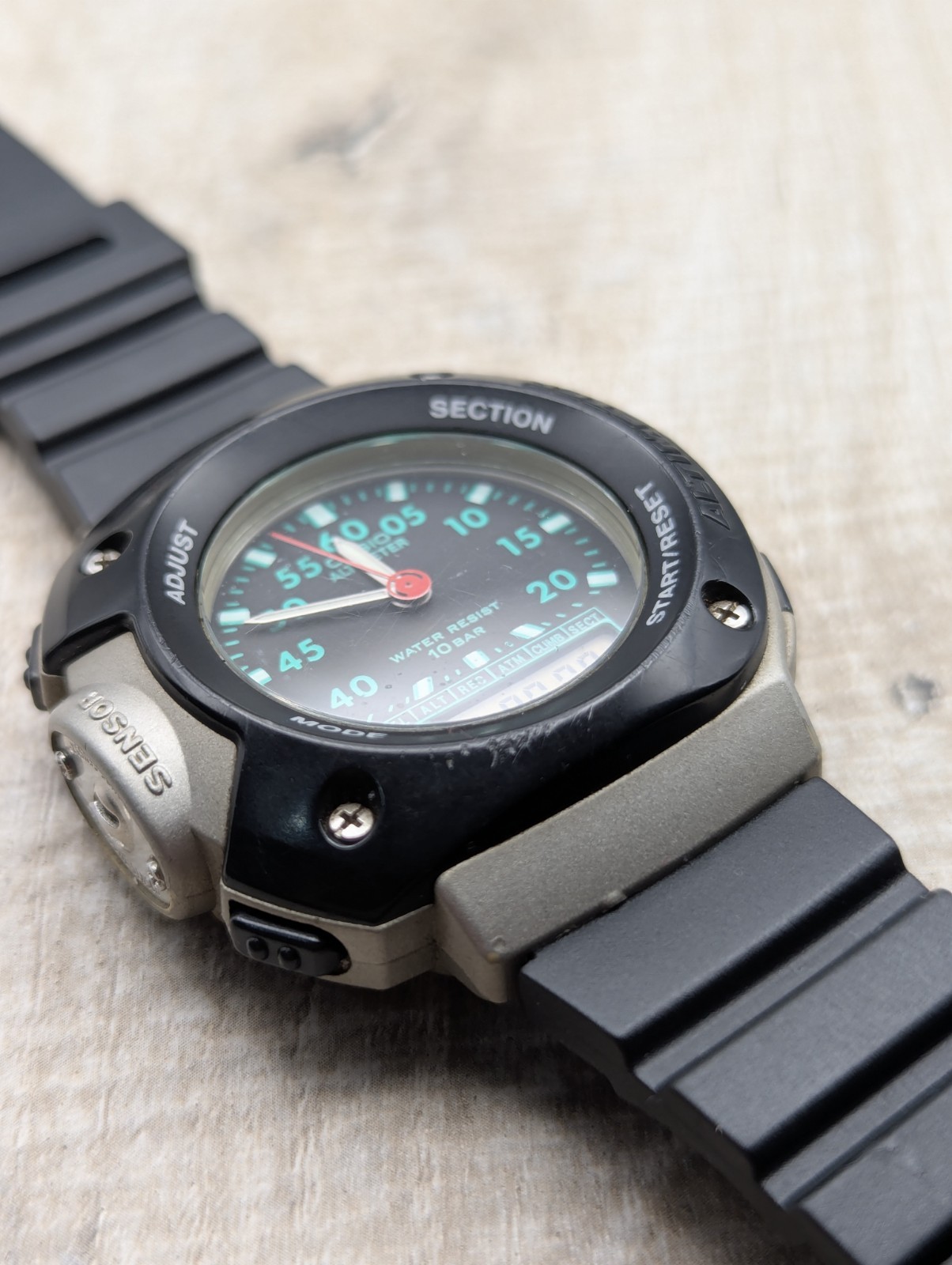 Casio APX-100 Altitude Sensor Men’s Digital Vintage Watch. Works Perfectly Rare