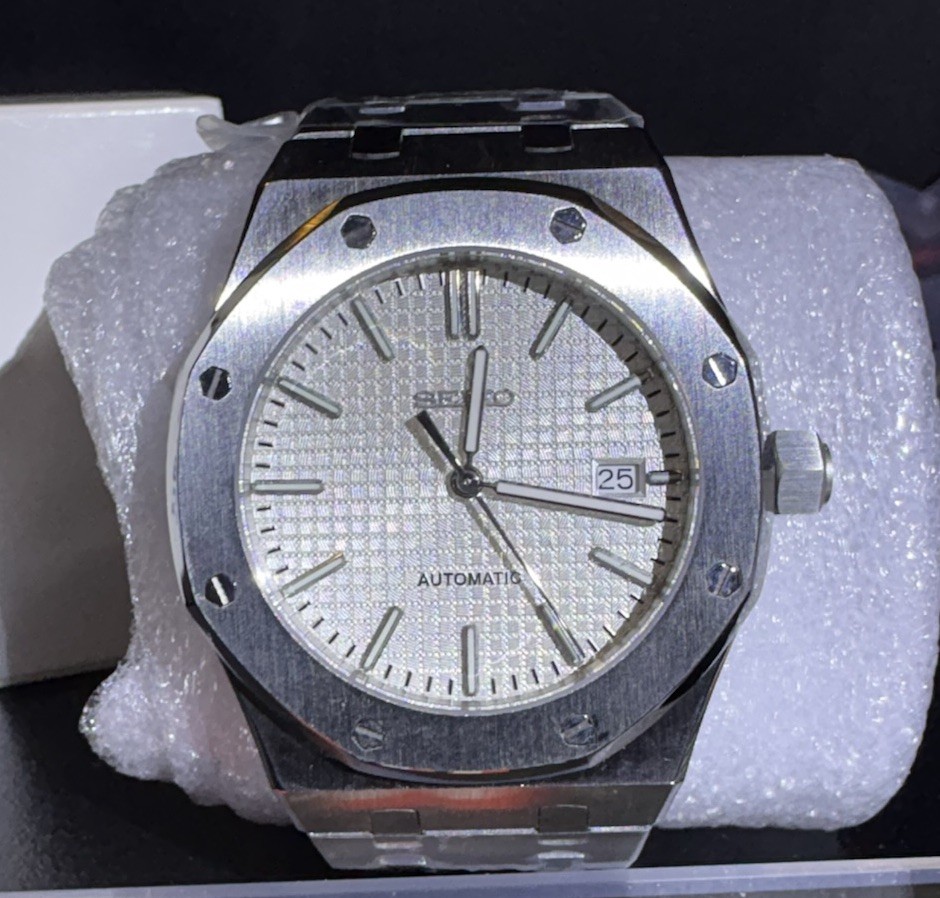 Seiko NH35 Automatic Men’s Watch