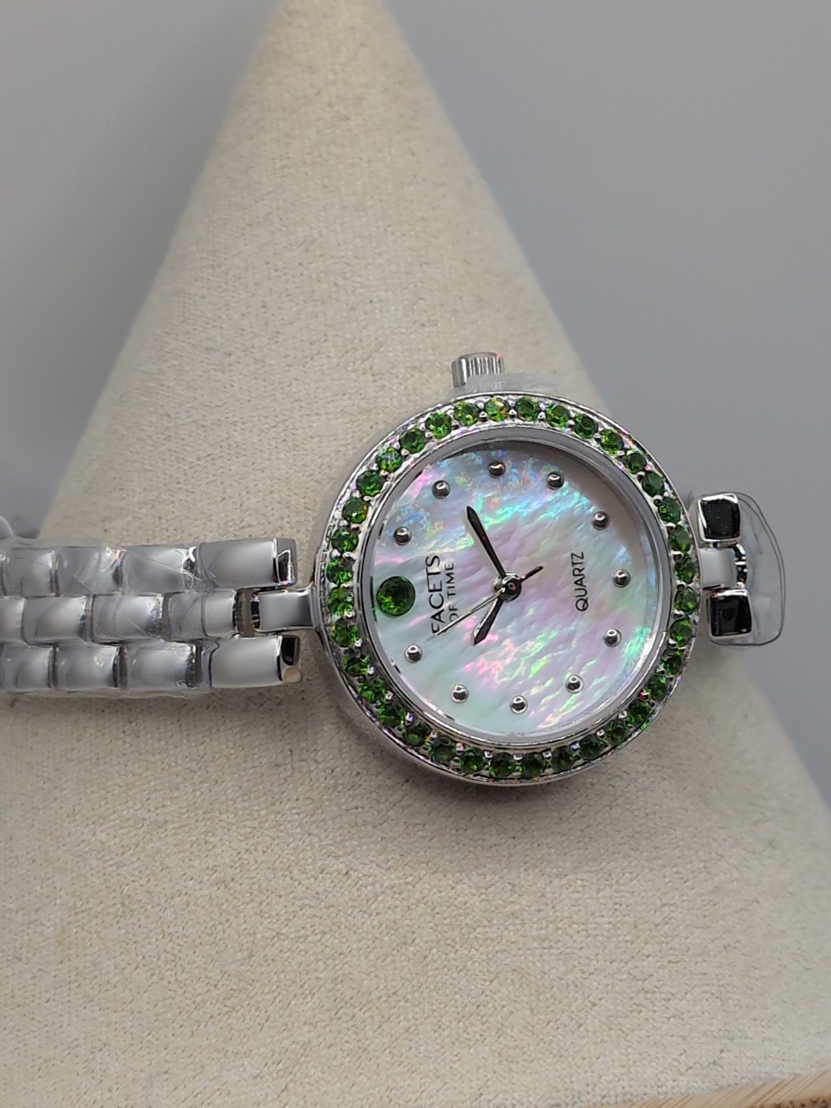 JTV “FACETS OF TIME” CHROME DIOPSIDE MOTHER OF PEARL STERLING SILVER TIME PIECE