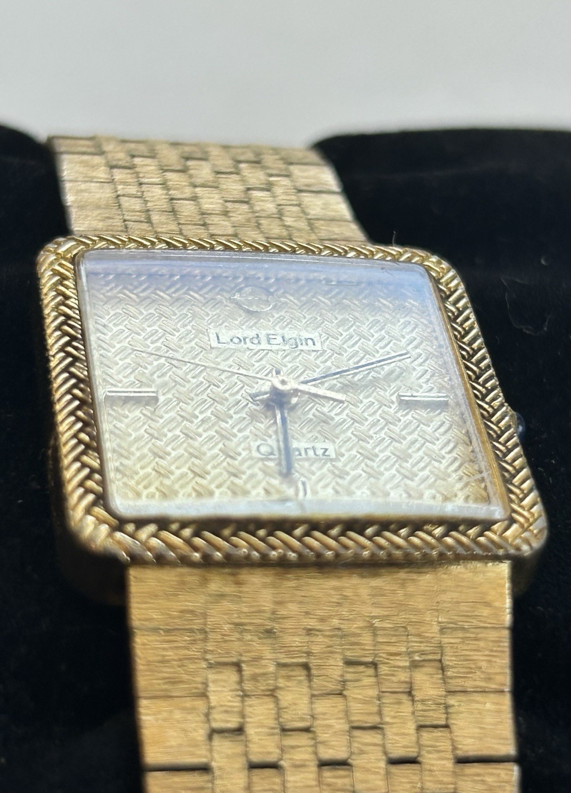 Lord Elgin Quartz Vintage 1980s Gold Tone Square 24-28mm Textured Dial