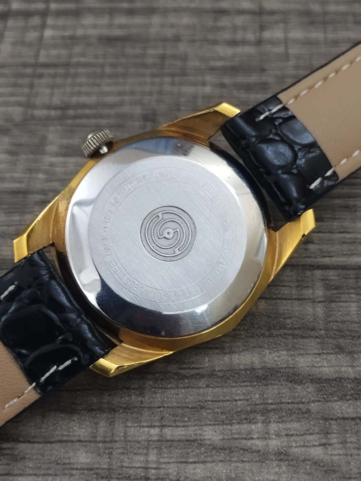 WYLER Incaflex -rare OCTAGON faceted Case- RARE Black GLOSS Dial – ETA 2354