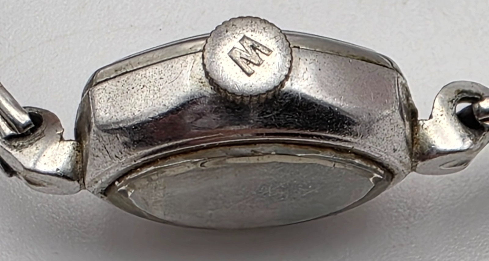 Vintage Waltham Ladies Watch 16mm Oval 17 Jewels Manual White Dial Silver Tone