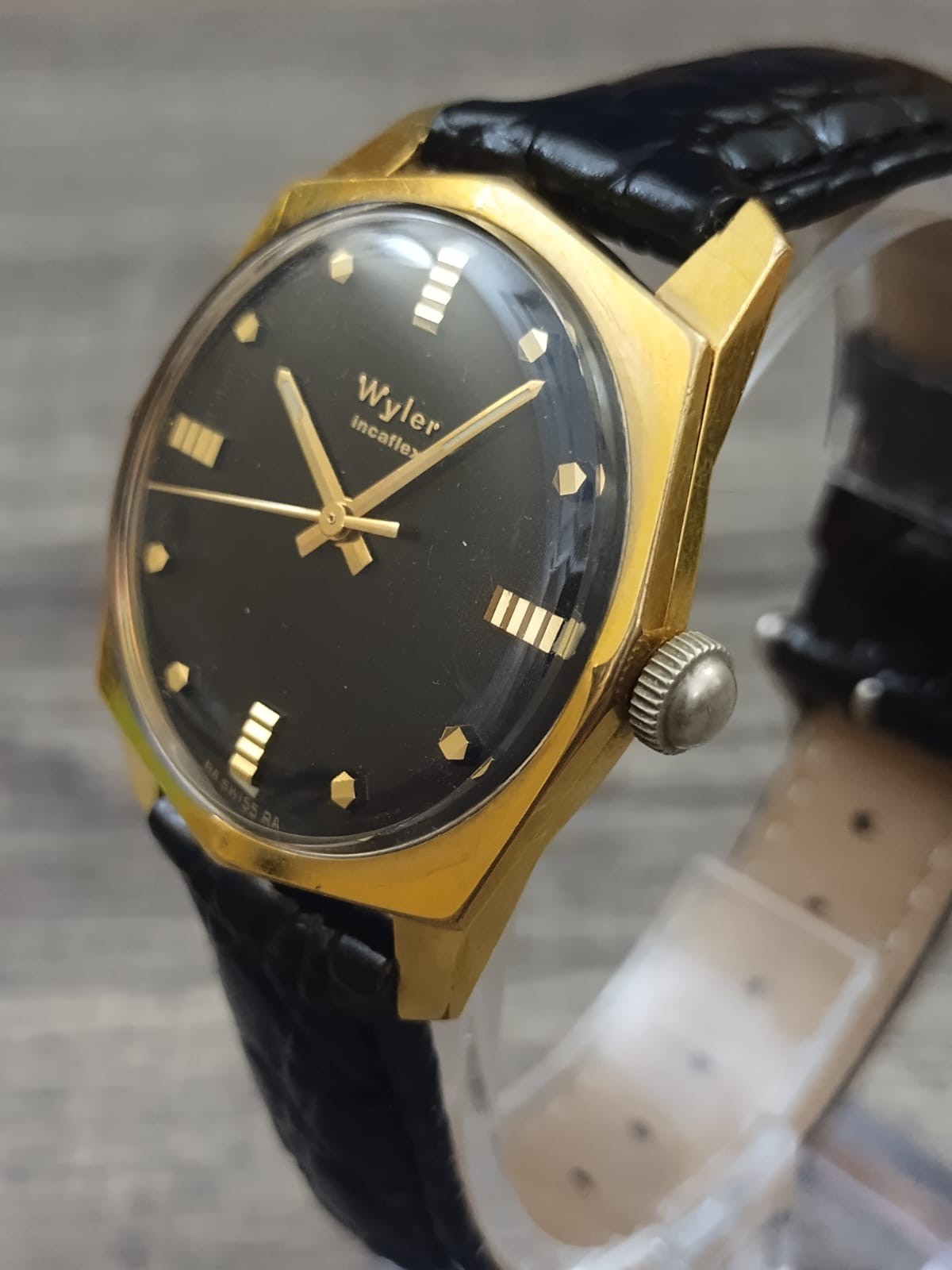 WYLER Incaflex -rare OCTAGON faceted Case- RARE Black GLOSS Dial – ETA 2354