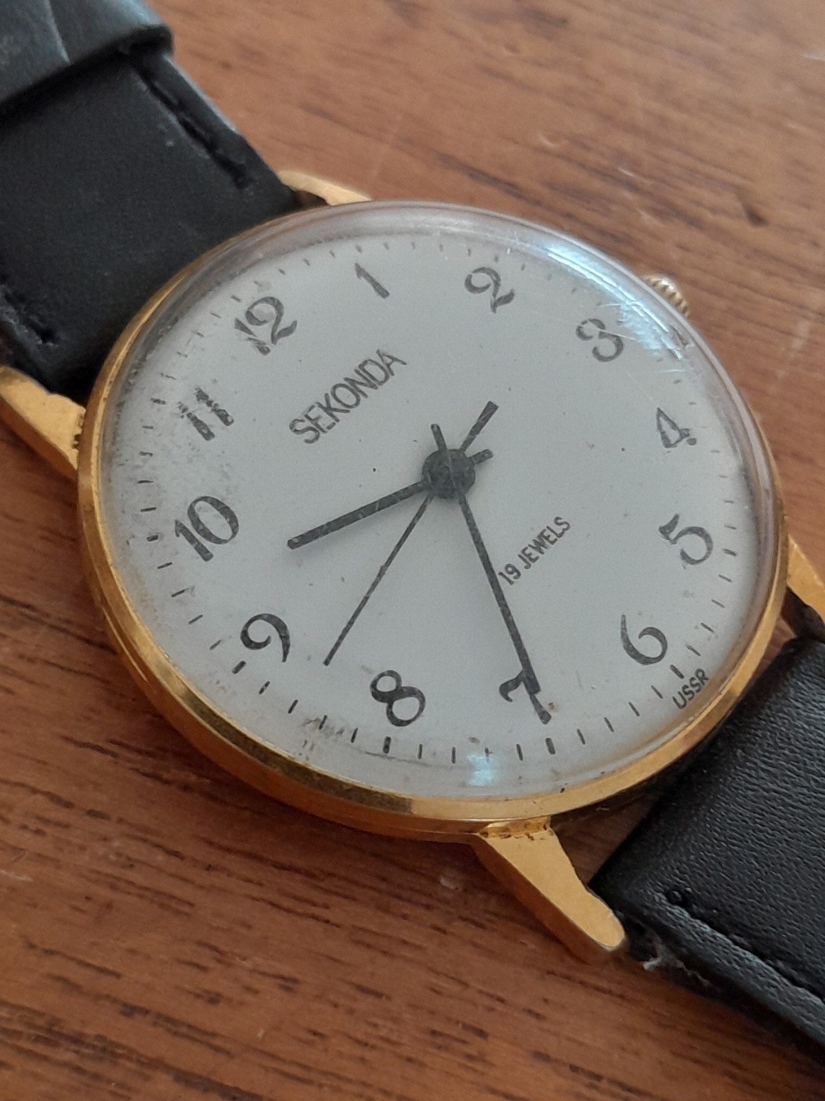 Vintage Sekonda 19 Jewels Manual Wind Watch USSR Cal 2609 HA