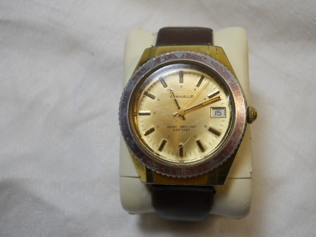 Caravelle Men’s Dive Watch 333 11UTCD Q103 N7 Faded Red Bezel Leather Band RUNS!