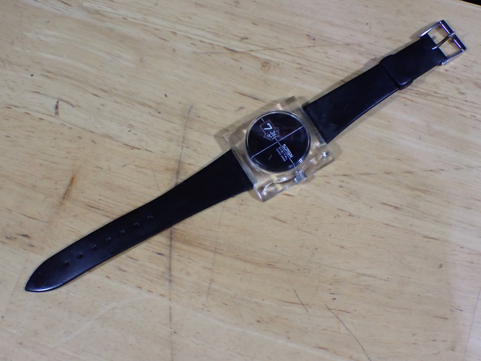 Sutton 1 Jewel Men’s Digital Manual Wind Wristwatch Runs Black Dial & Black Band