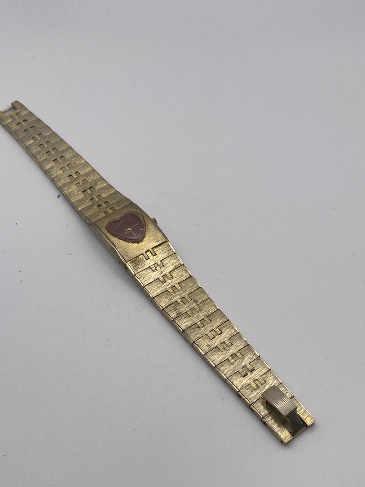 Vintage Womens Bolux Heart Shaped Bezel Brushed Gold Tone 18mm New Battery 6.75”