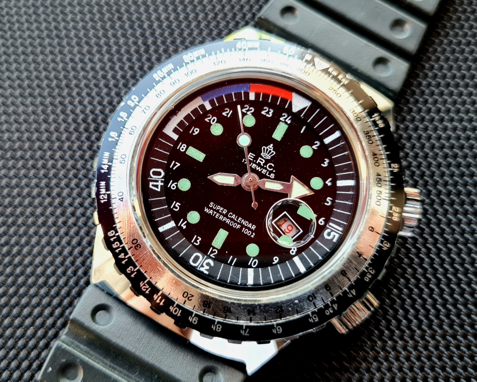 E.R.C. Super Tachym Calendar Waterproof 100% Vintage Diver Inner Rotating Bezel