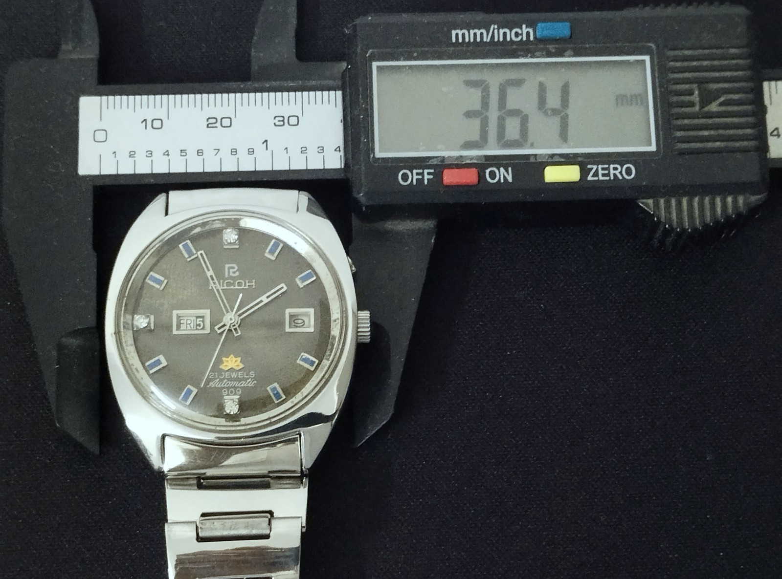 Vintage RICOH Automatic 909 Men’s Watch Black Dial Free Shipping