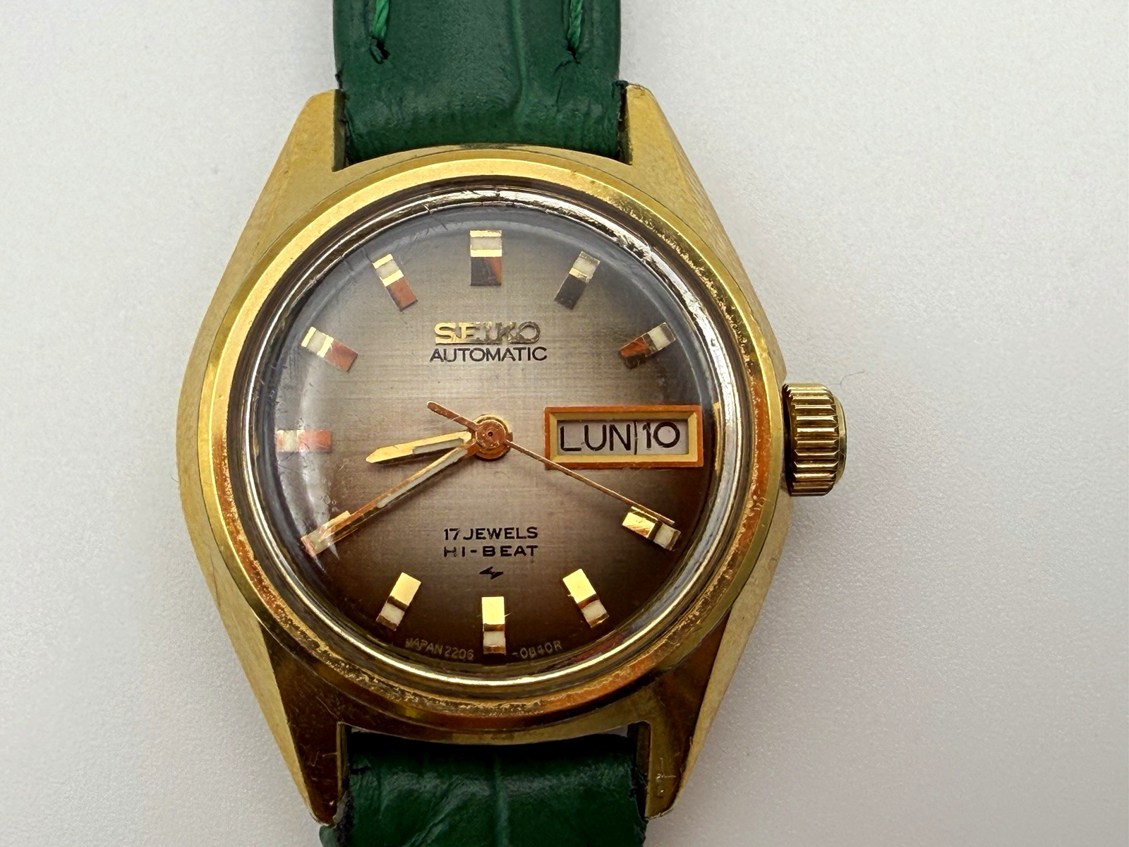 Seiko Hi-Beat Automatic 17J Day/Date Vintage Gold Tone Gray Dial Green Strap