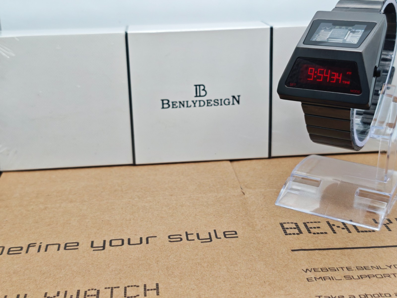 BenlyDesign Cyber Chip Window Retro-Futuristic Digital Watch S3000-C