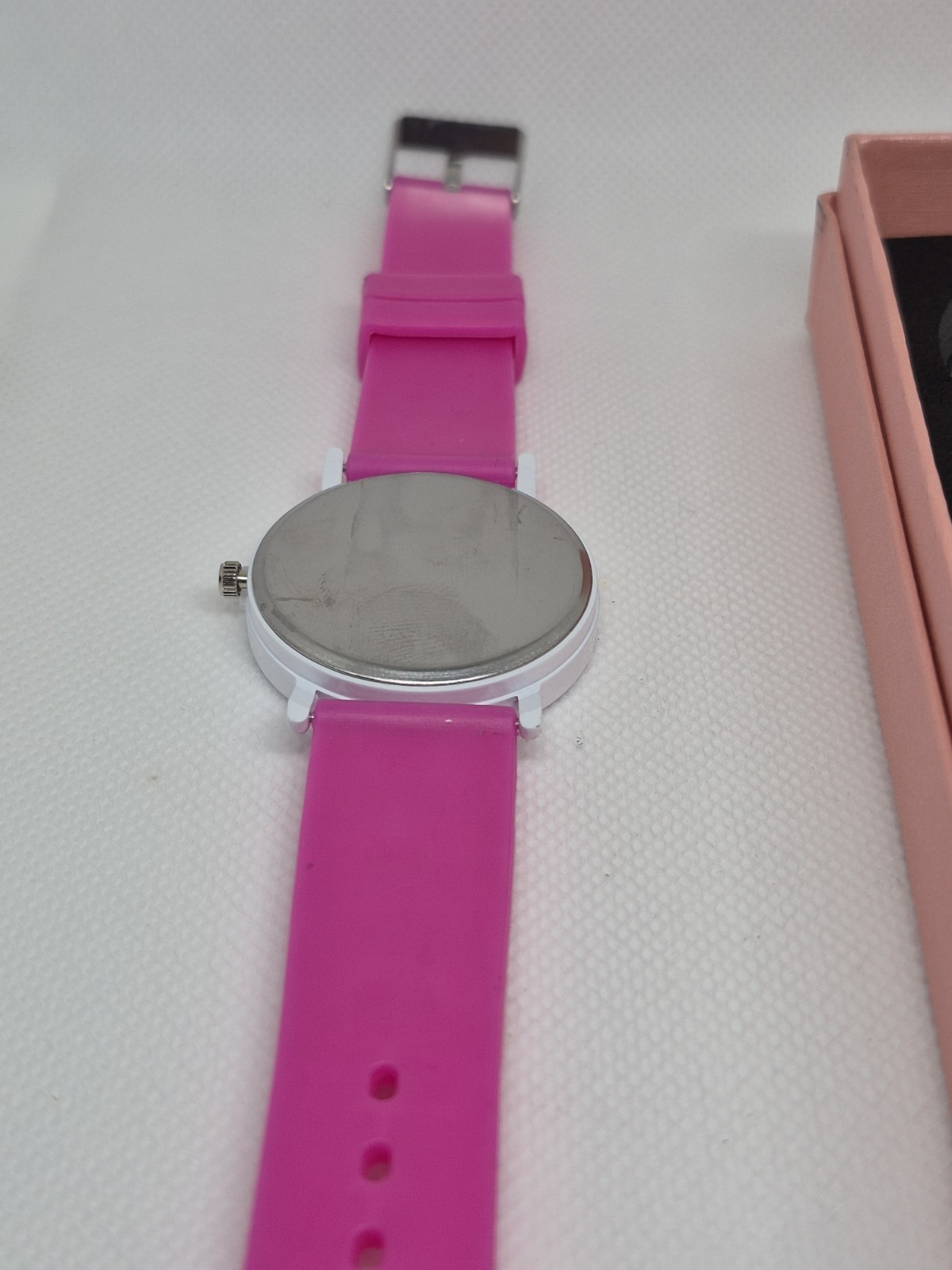 Quartz Analog Wristwatch Pink Silicone Strap White/Multicolor Dial Arabic Box