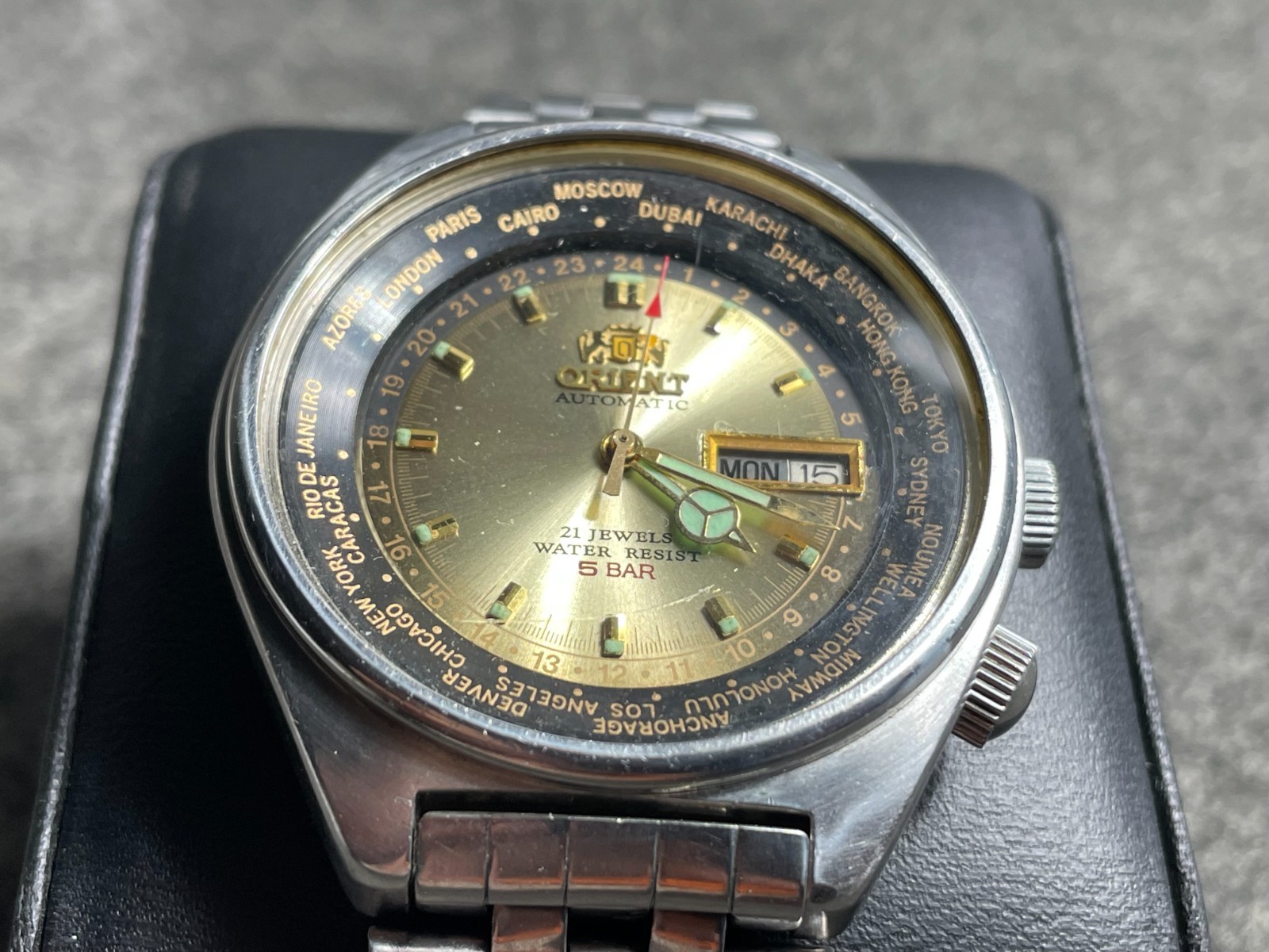 Vintage Orient World Time Cities Mens Watch 80s Japan 21 Jewels Gold Dial 5 Bar