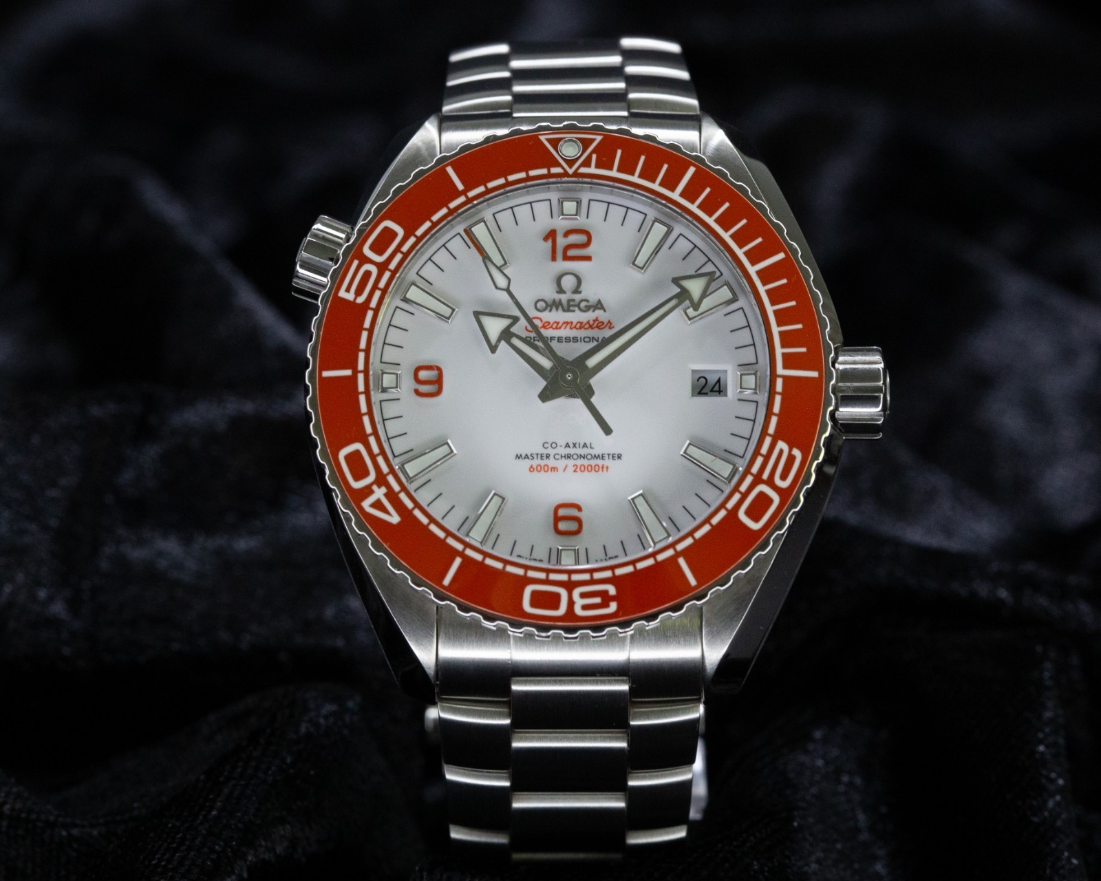 Omega Seamaster Planet Ocean 600M “Creamsicle” | Ref. 215.30.44.21.04.001