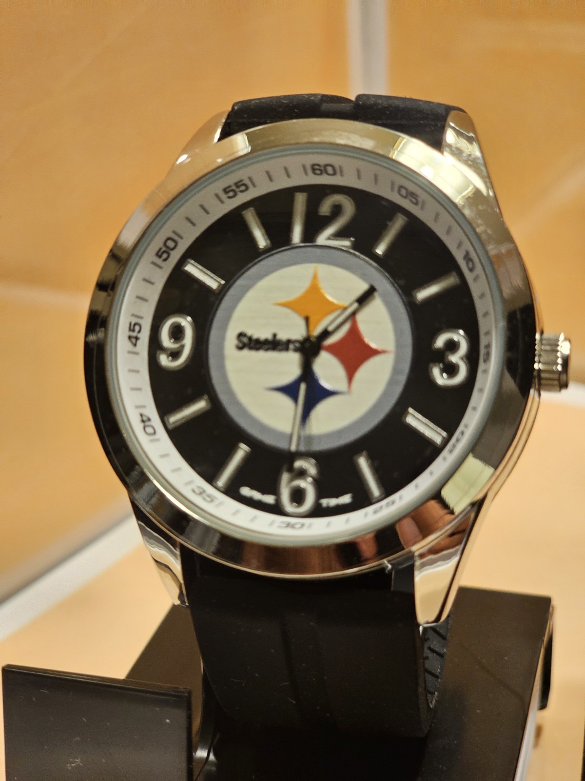 Steelers Analog Quartz Wristwatch Logo Dial Black Rubber Strap Silver Case Box