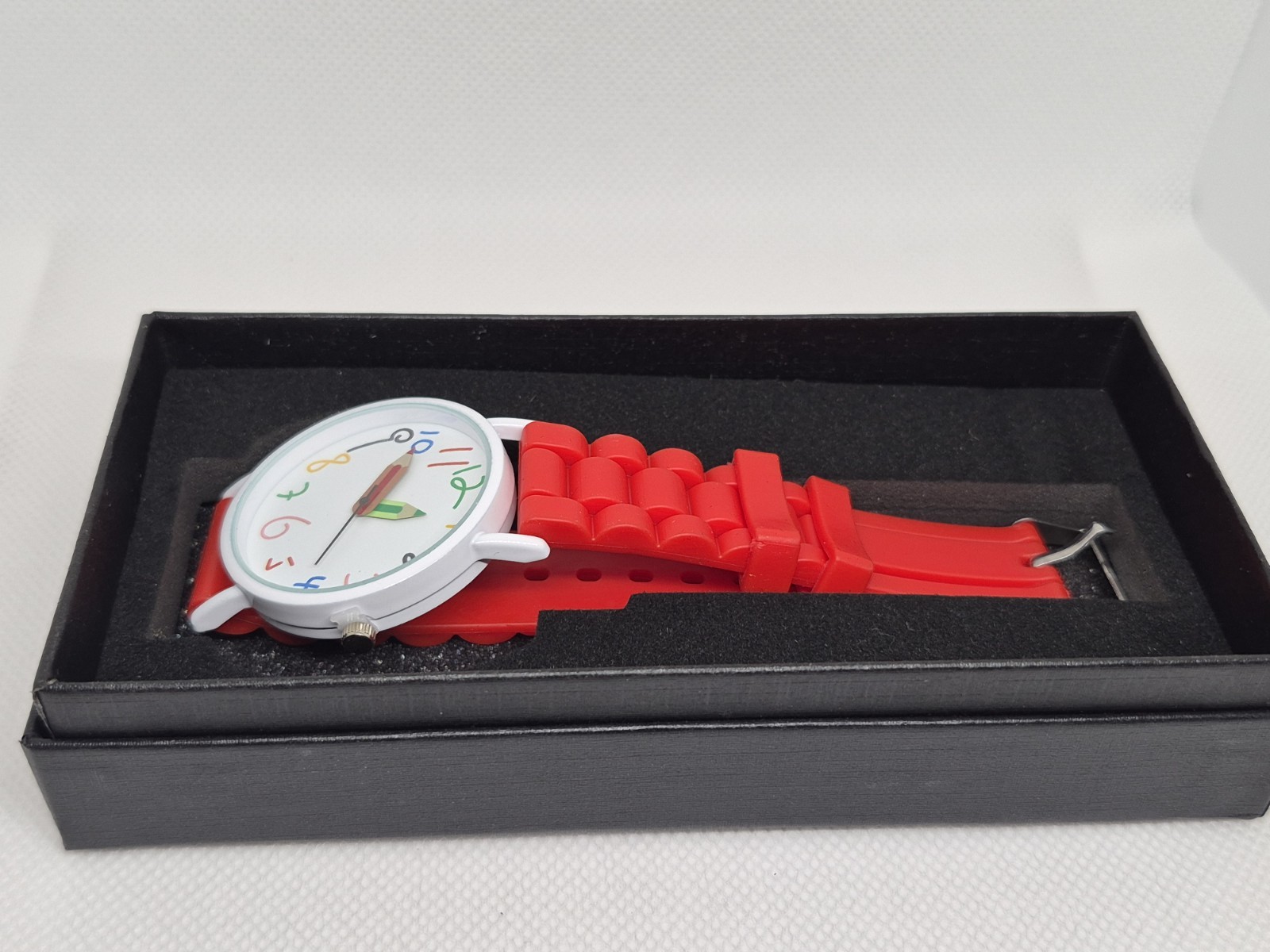 Quartz Analog Wristwatch Red Rubber Strap White/Multicolor Arabic Dial Box