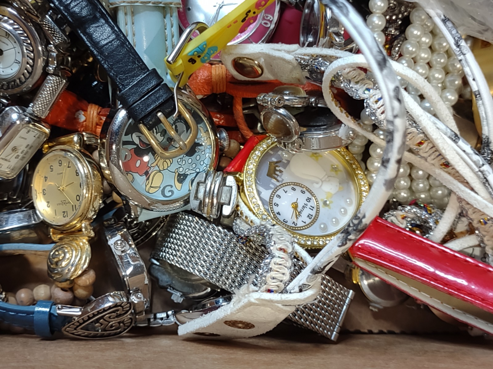 3Lb Watch Lot Assorted Variety Lot Many Are Currently Working DWL2