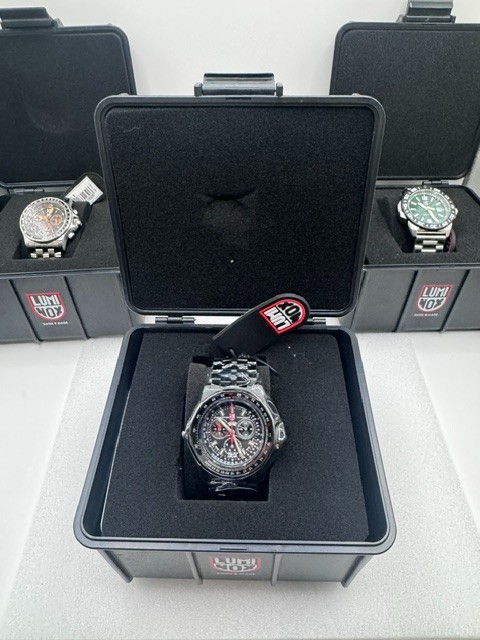 NEW Luminox F-22 Raptor Black Titanium Men’s Quartz Watch XA.9272