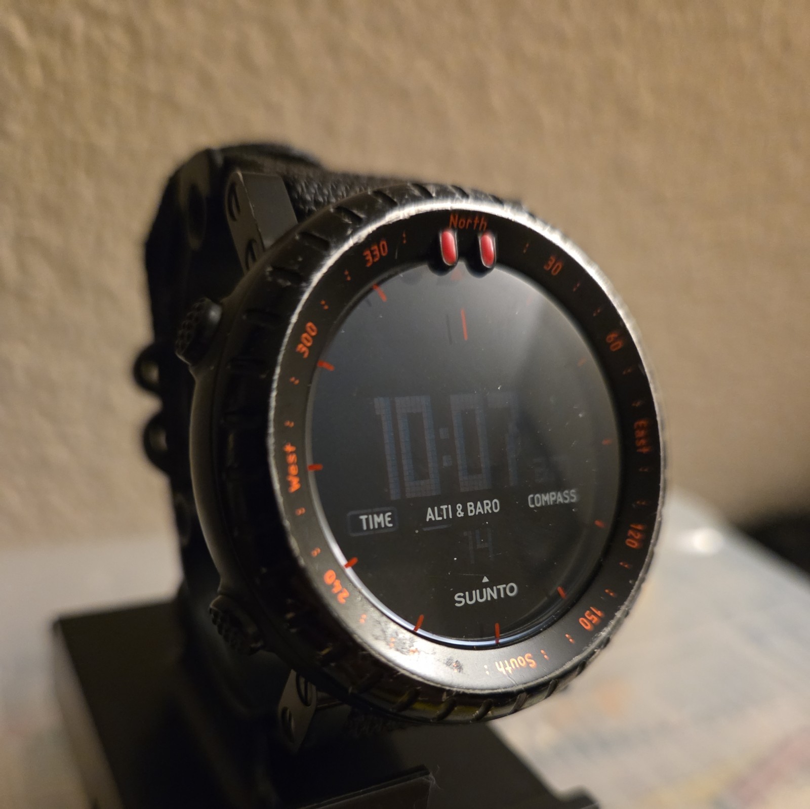SUUNTO CORE BLACK RED Quartz Digital Watch Alti Baro Compass 50m SS023158000