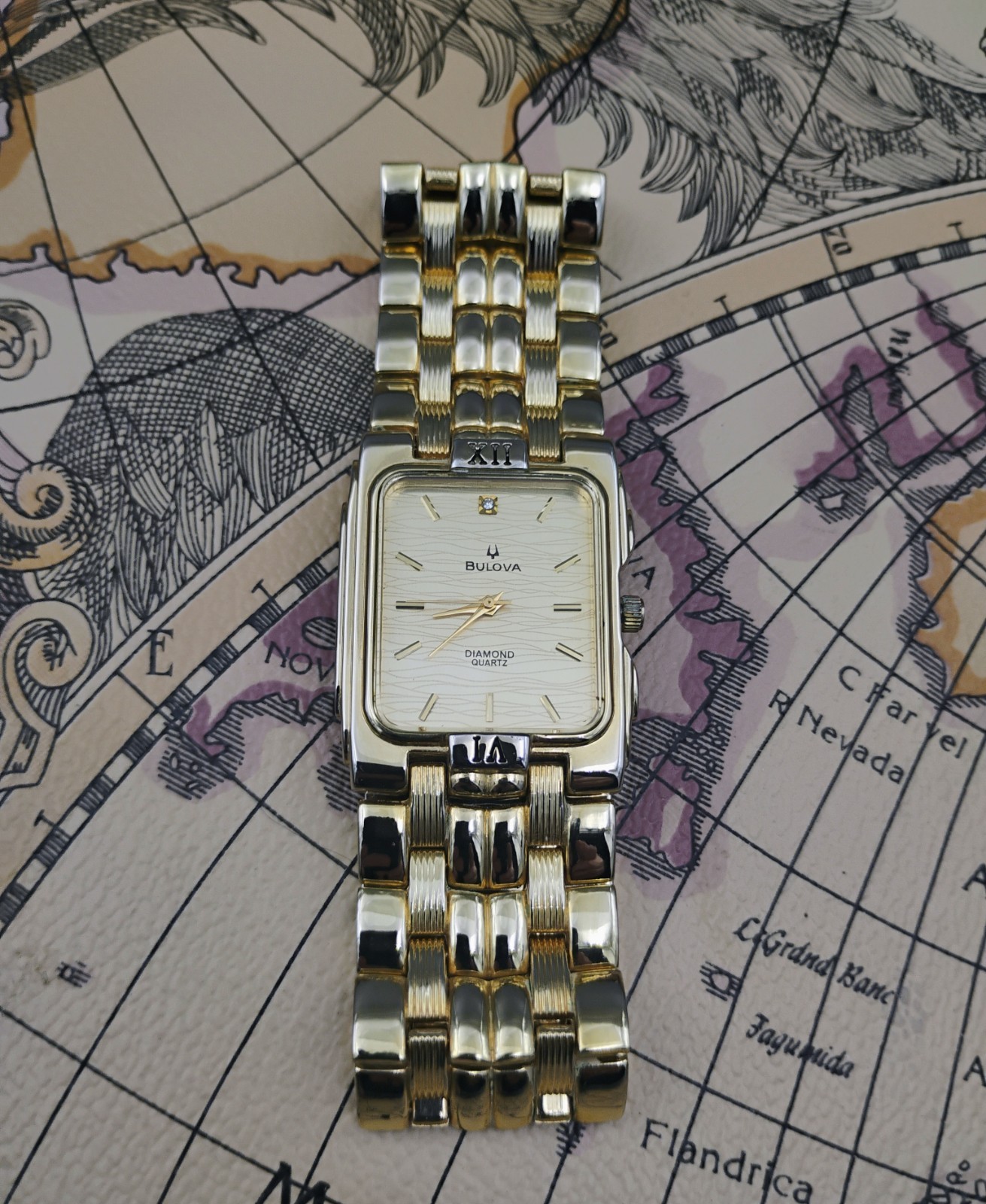 Stunning Vintage Bulova Diamond Quartz Running Mens Watch 3063-5020 AO 18k Gold