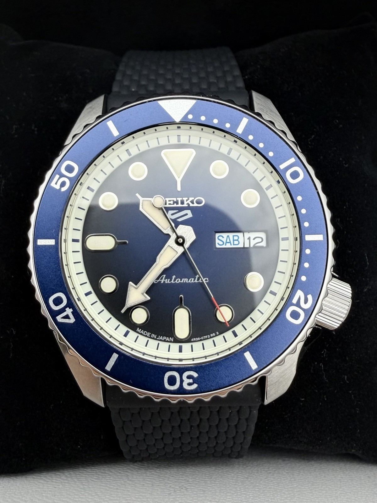 Seiko 5 Automatic Diver 42.5mm Blue Dial/Bezel Day/Date 10 BAR Rubber