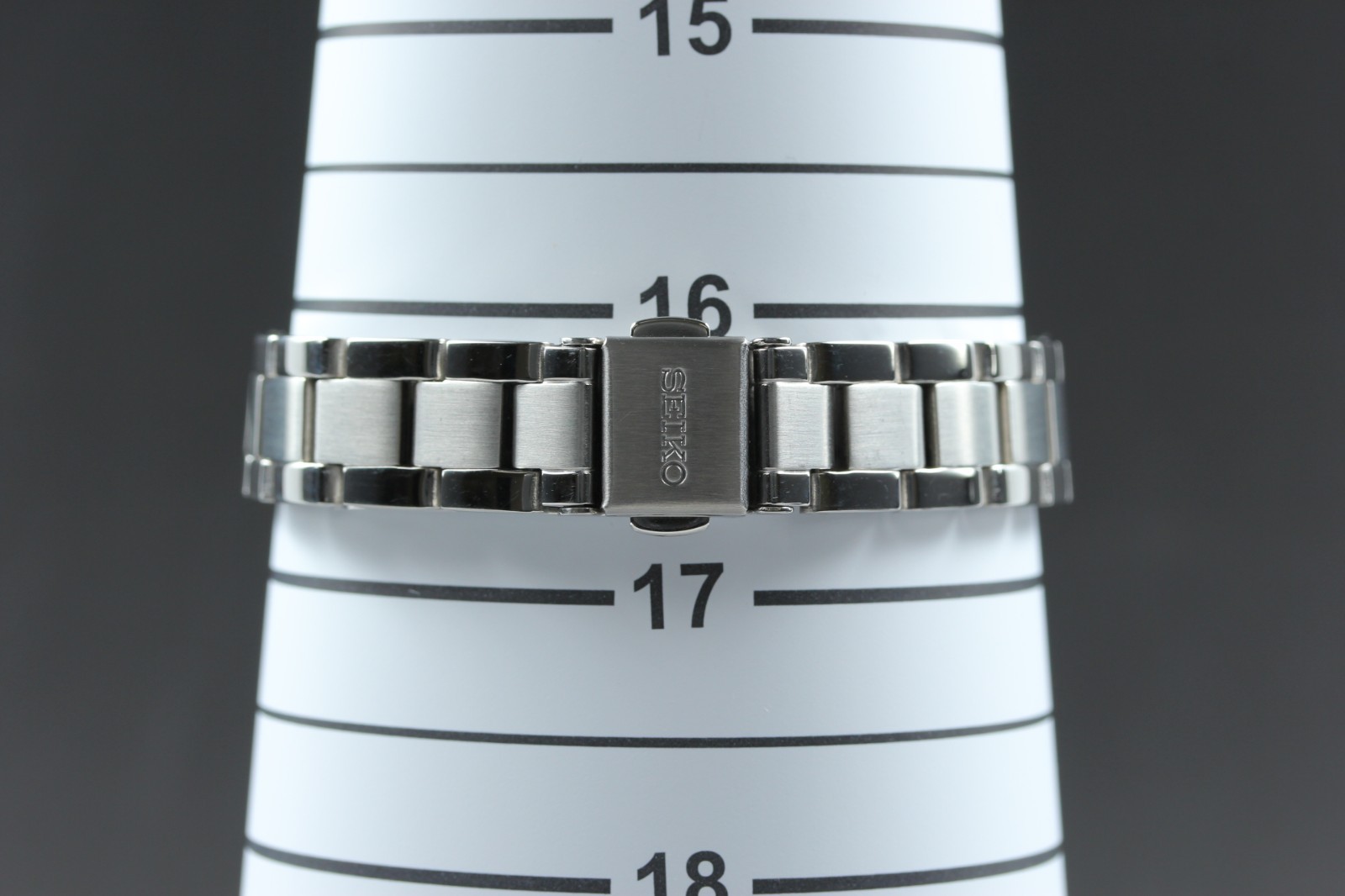 [ MINT w/ BOX ] SEIKO United Arrows 7N01-HAD0 23mm Silver Dial QZ Women’s Watch