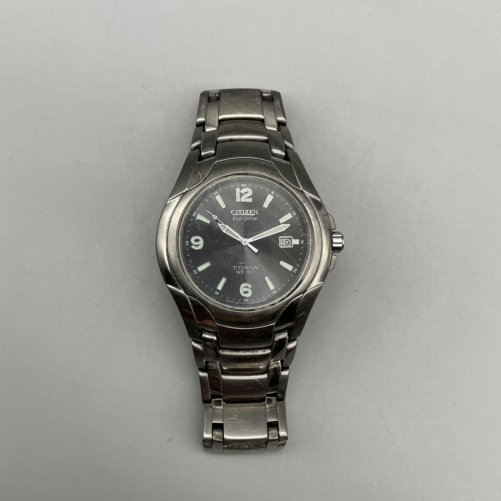Citizen Eco-Drive Titanium Mens Watch 40mm Black Dial WR 100 E111-K006368 7.25″