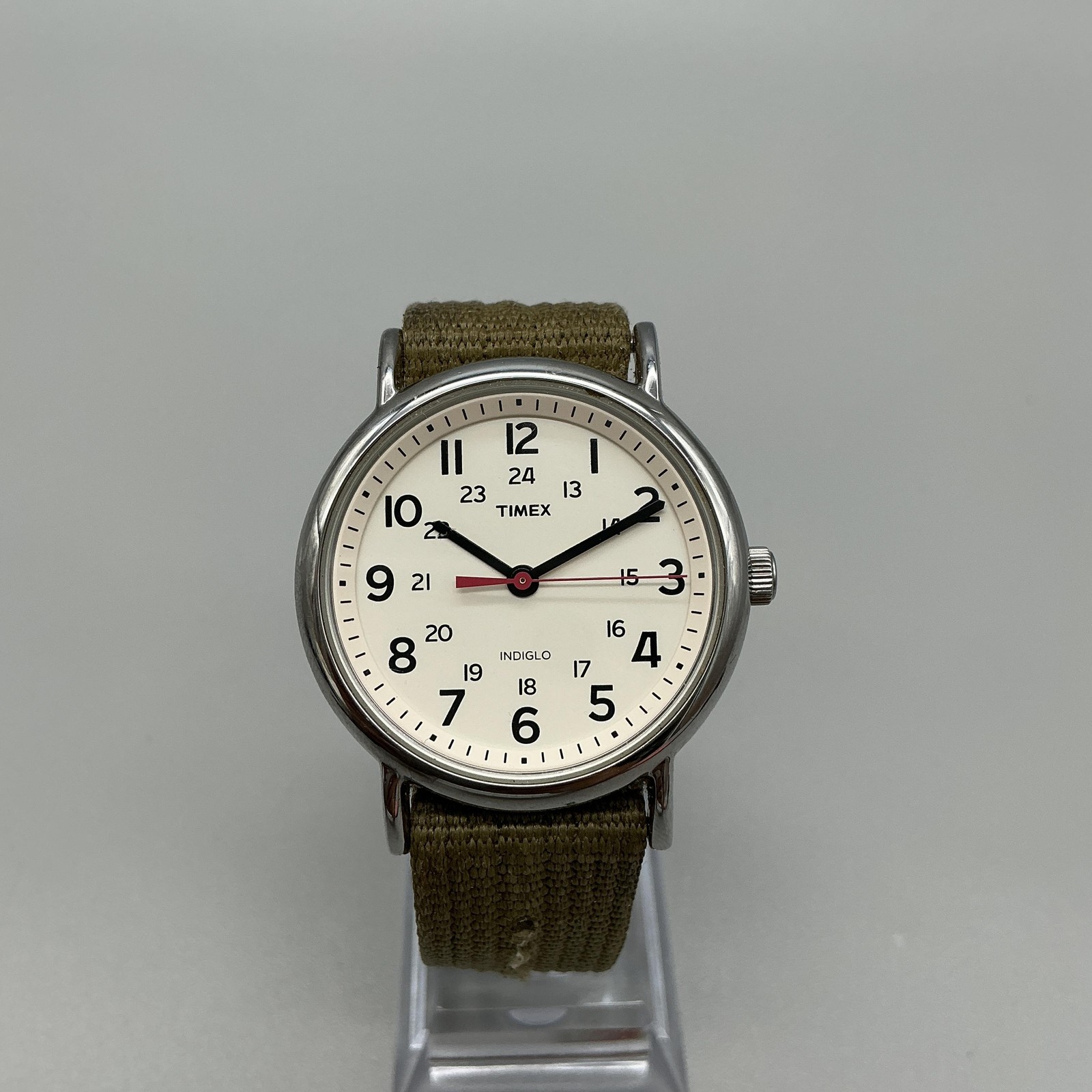 Timex Weekender Indiglo Mens Watch 37mm Cream Dial Green Nylon Strap T2N651