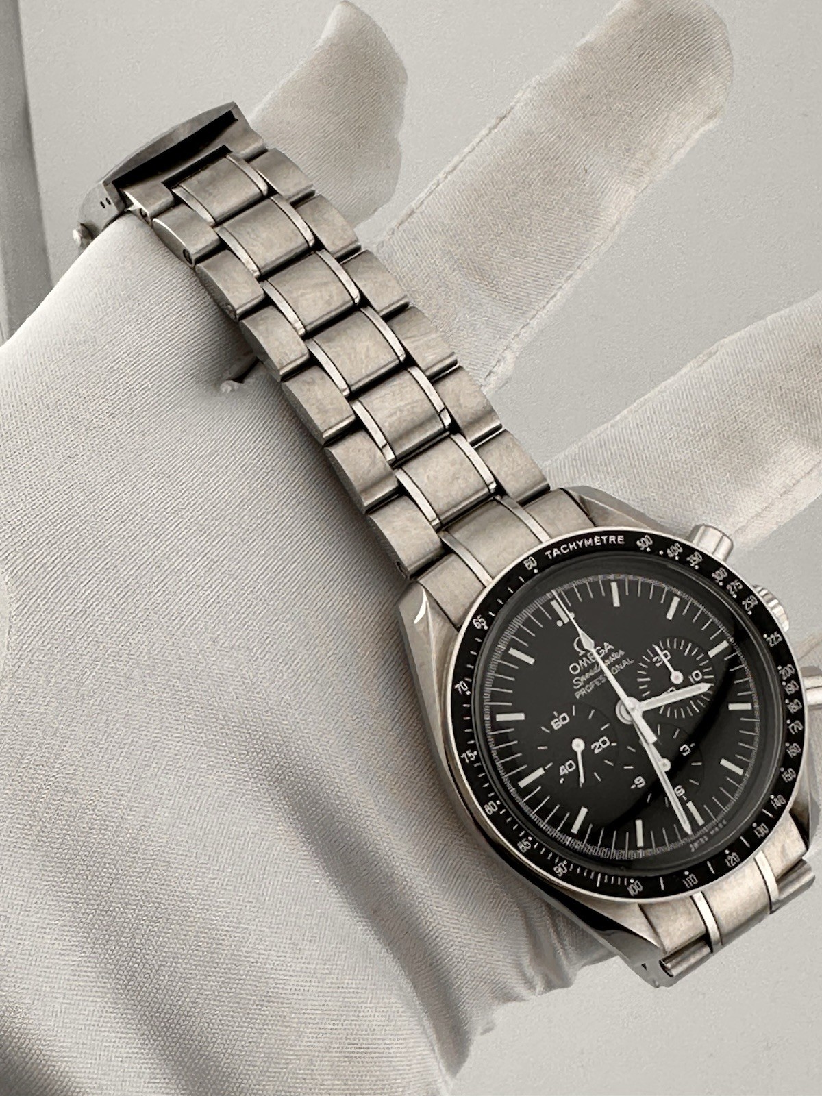 Omega Speedmaster Manual Wind Moonwatch 42MM Hesalite 311.30.42.30.01.005