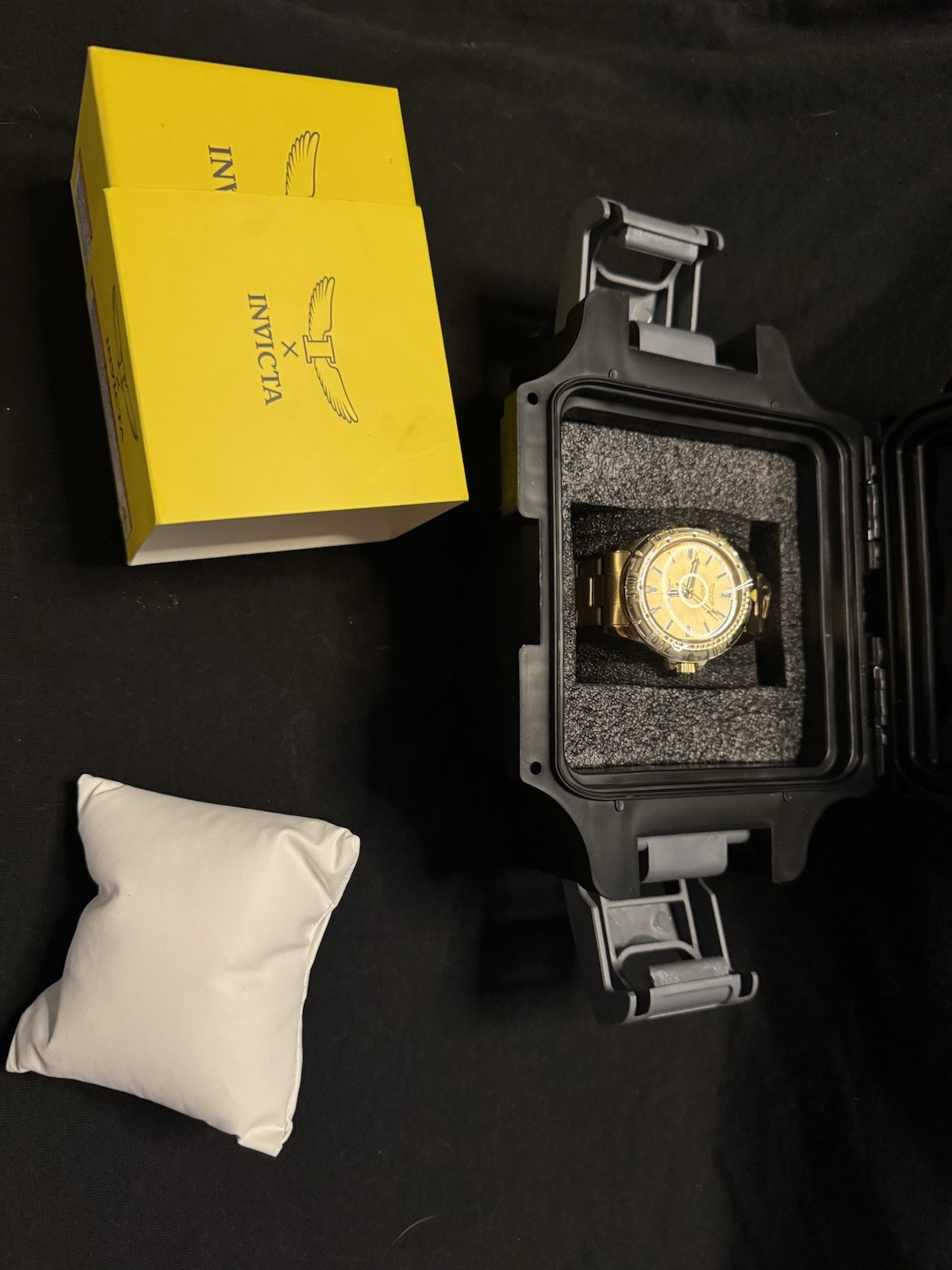Invicta Men’s Quartz Analog Sport Watch Gold Stainless Steel 30m (69030)