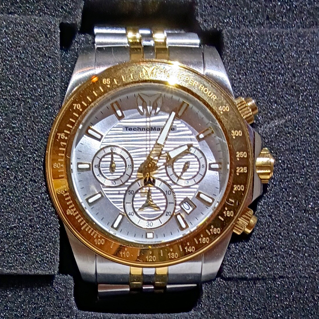 TechnoMarine Chronograph Quartz Two-Tone SS 45mm 200m Silver Dial w/ Box