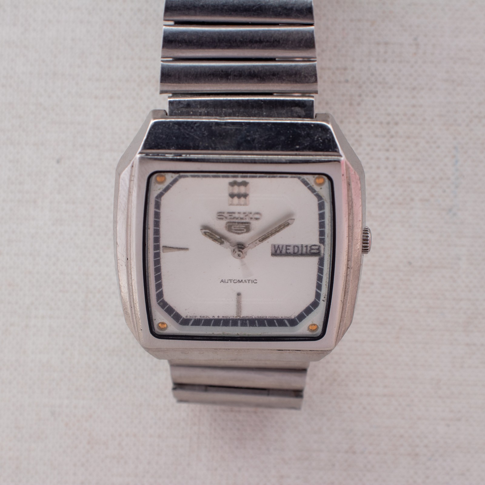 Vintage Seiko 5 Auto 6309-7320 Sunburst Silver Dial TV Case Day/Date Watch MINT