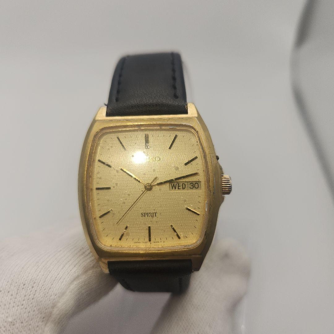 Seiko Spirit Square Day-Date Gold Quartz Men’s Watch Japan 073640