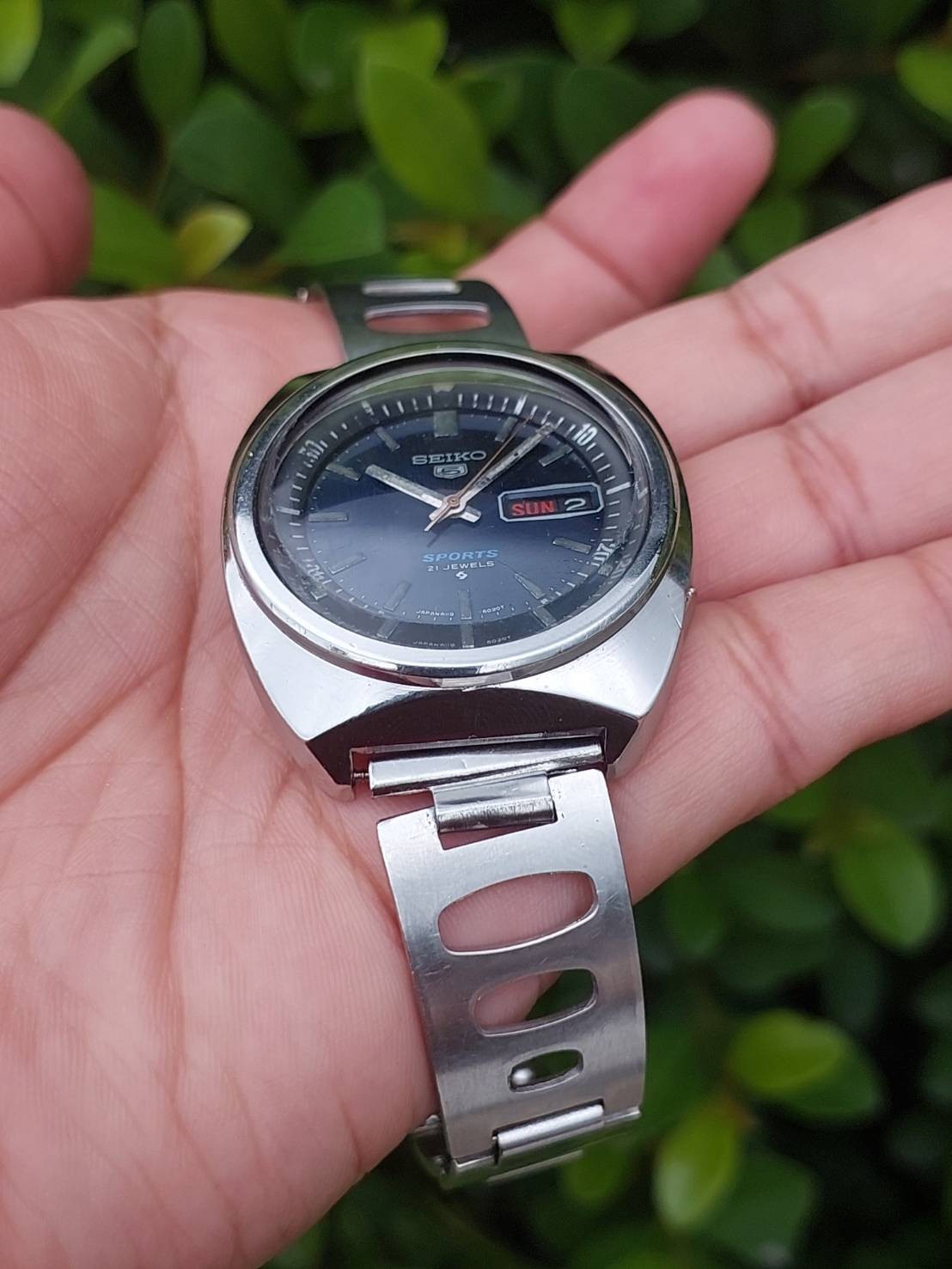 Vintage Seiko 5 Sports 6119 Automatic Blue Dial – Inner Bezel Non-Rotating.