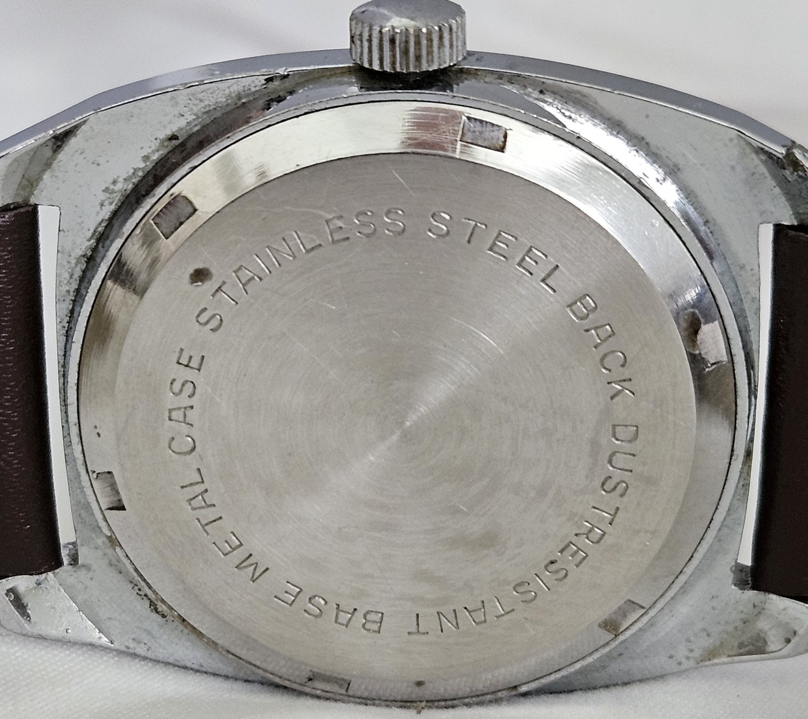 MEN’S 70’S DART HONG KONG MADE MECHANICAL SHOCK RESISTANT SILVER TONE WRISTWATCH