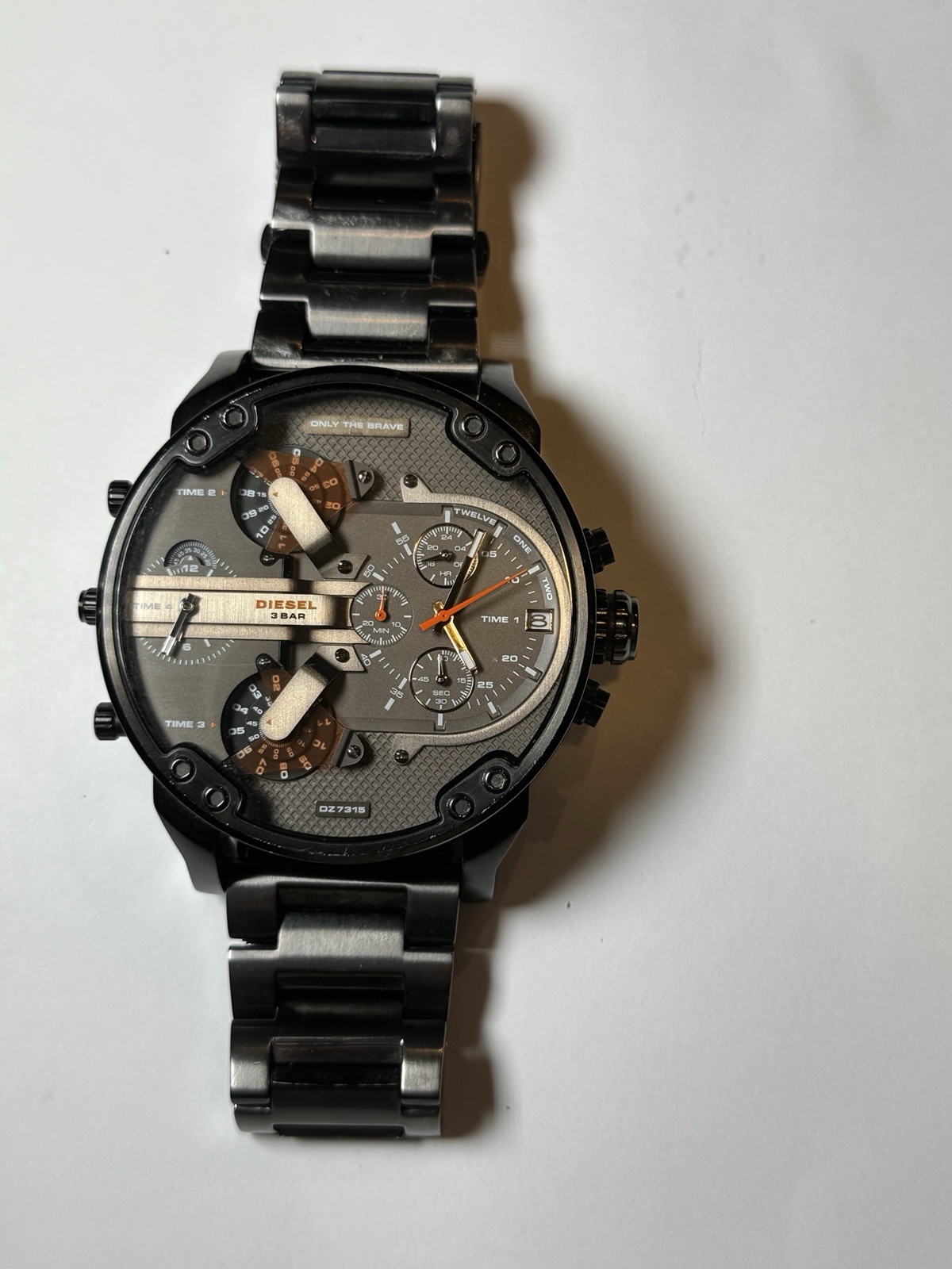 Diesel Brave Men’s Watch Quartz Date Gunmetal Stainless Steel Bracelet 57mm