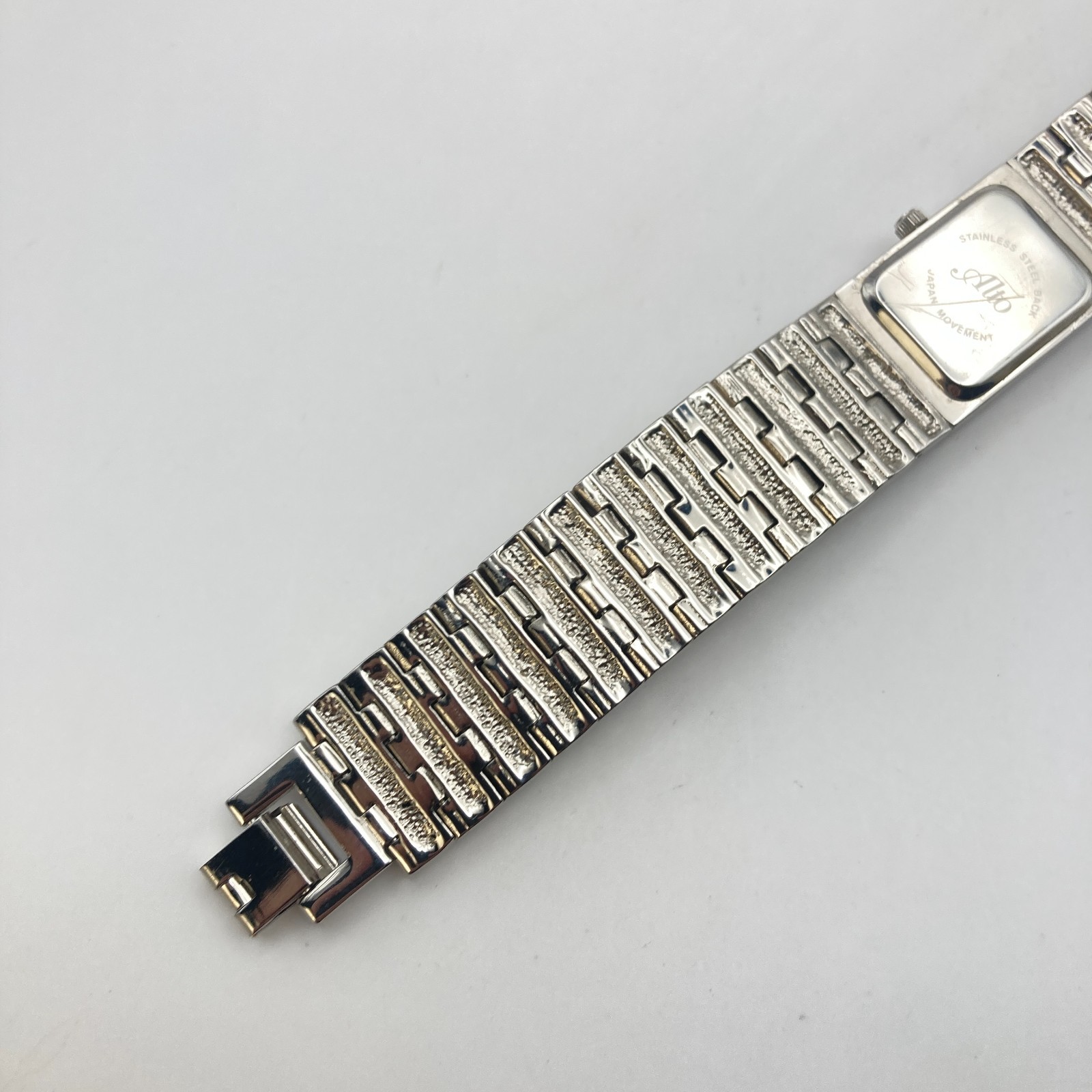 Alto Womens Watch Silver Tone Crystals Bling 19mm Faceted Crystal New Battery 7″