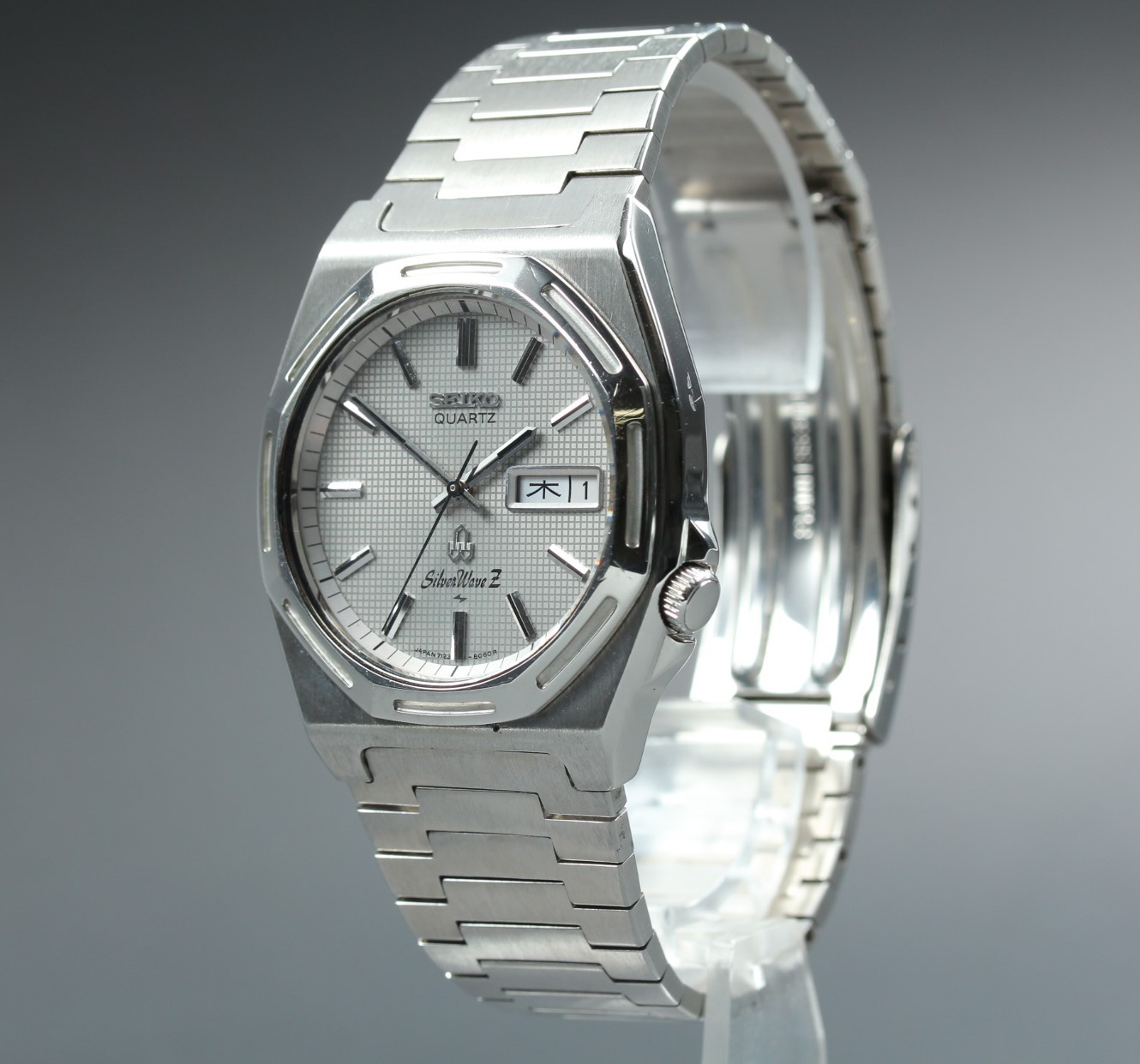 Vintage 1988 Near MINT Seiko Silver Wave Z 7123-8060 Gray Kanji Octagon Qz Men’s