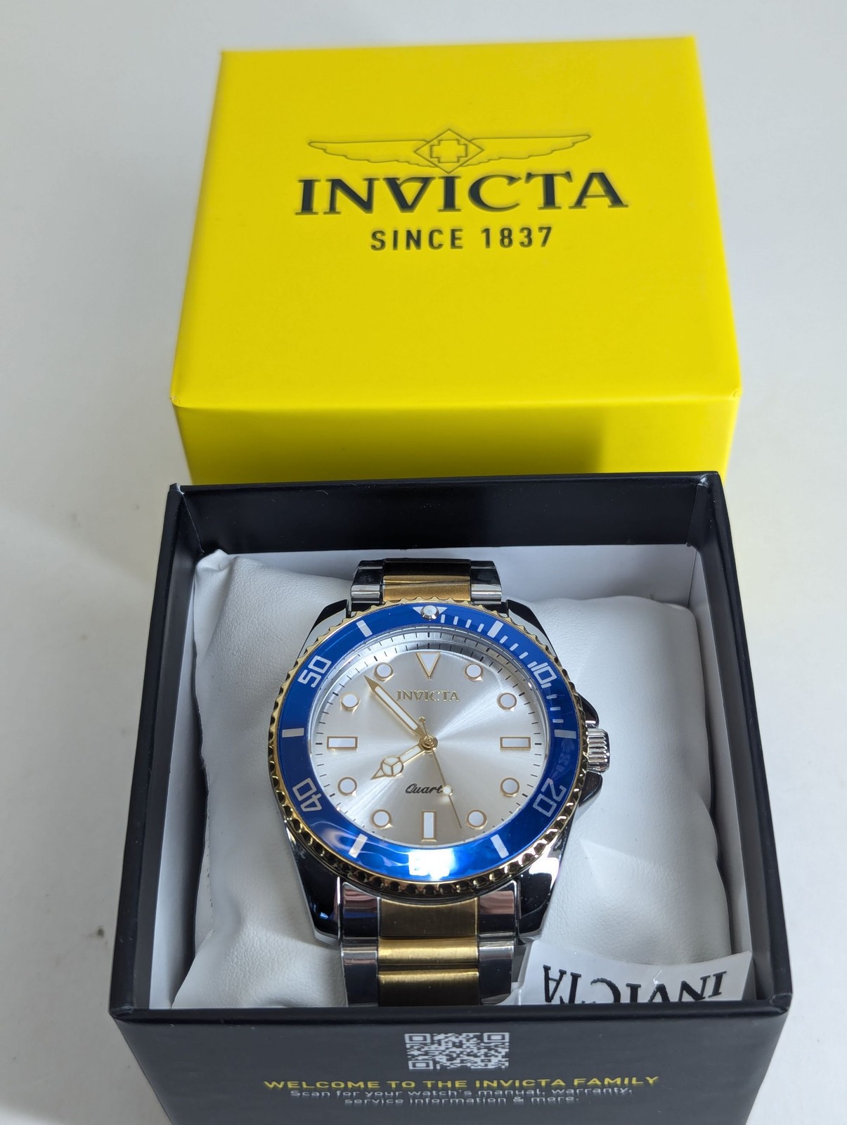 Invicta Diver Men’s Watch Blue Bezel Two Tone Gold, Steel 69398