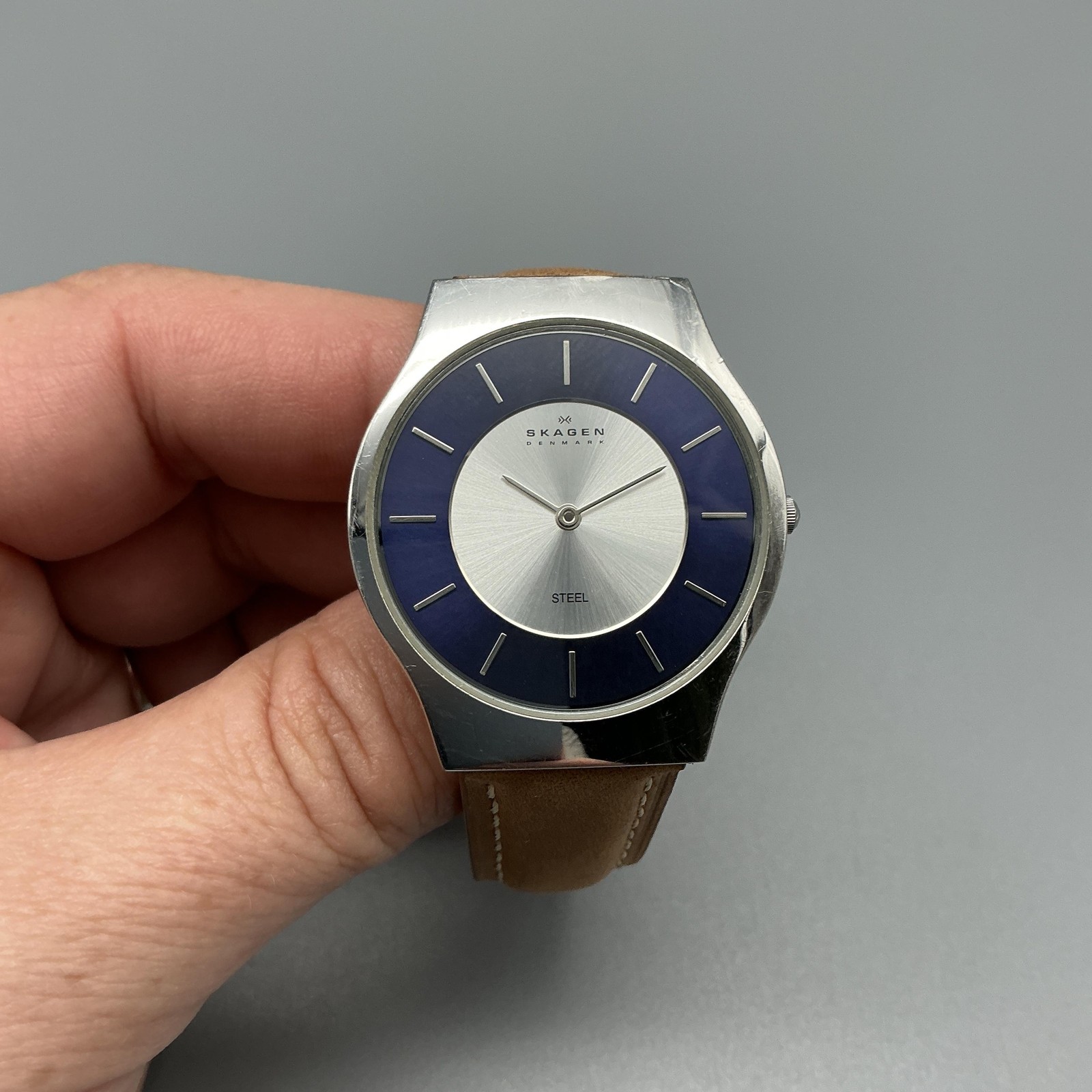 Skagen 233LSSNC Mens Watch 34mm Blue Silver Dial Brown Leather New Battery