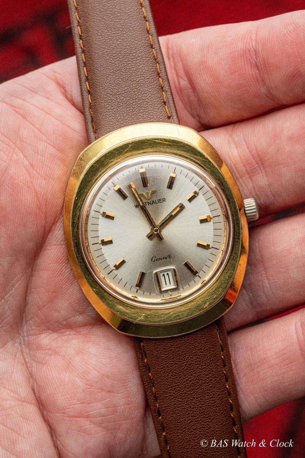 Vintage Wittnauer Geneve Oval Manual Wind Watch Cal.C11K Date Window – Runs Well