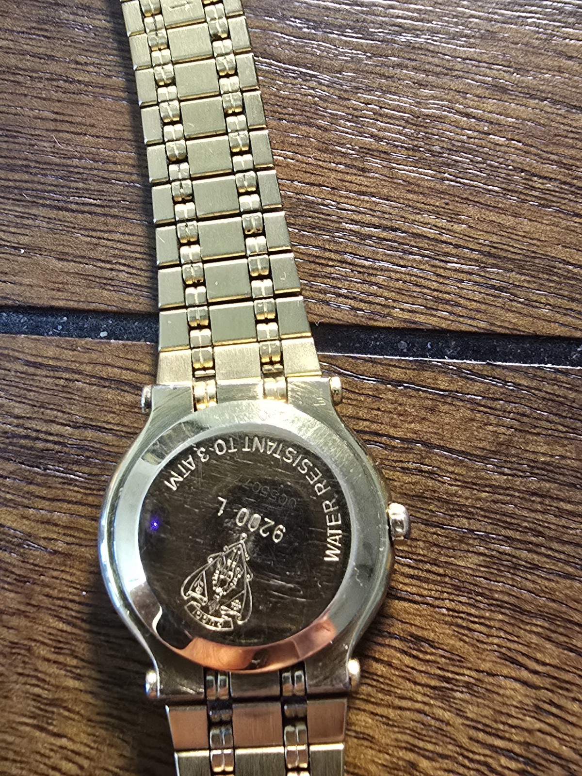 Vintage Gucci 9200L Swiss Made Gold Tone Women’s Watch Runs Great Original