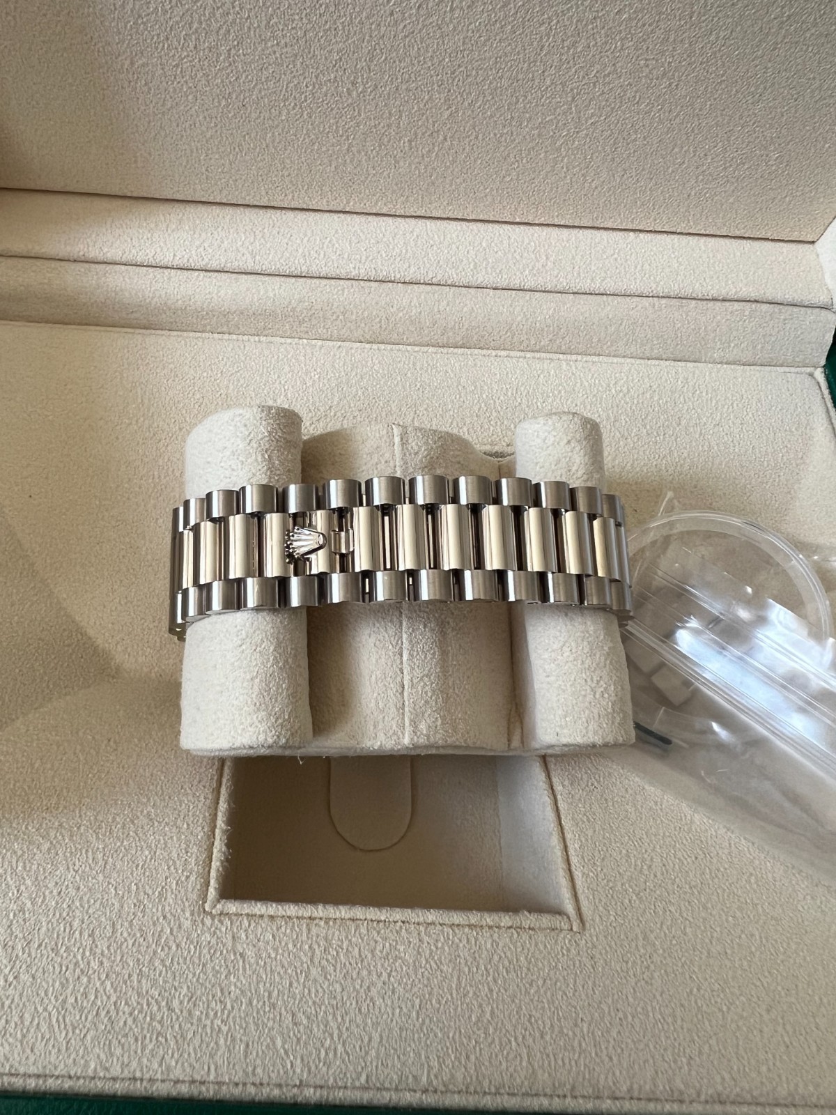 ROLEX 18K WHITE GOLD PRESIDENT DAY DATE 40 228239 C. 2022 Green Roman Dial 40mm