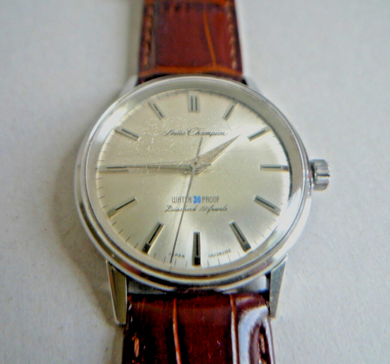 Great Condition ! SEIKO CHAMPION DIASHOCK 19-JEWELS Vintage Watch