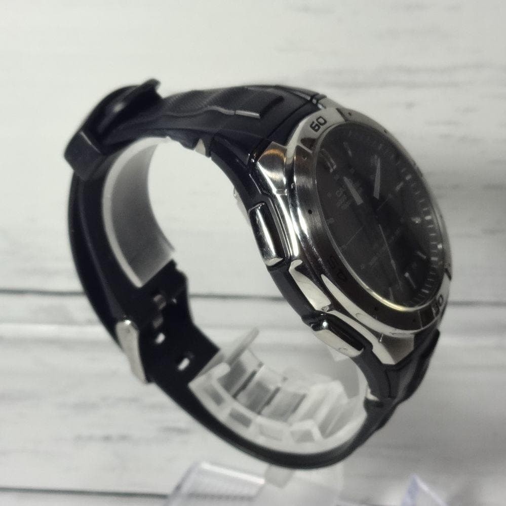 Simple radio-controlled watch with resin band, WAVE CEPTOR WVA-470, working well