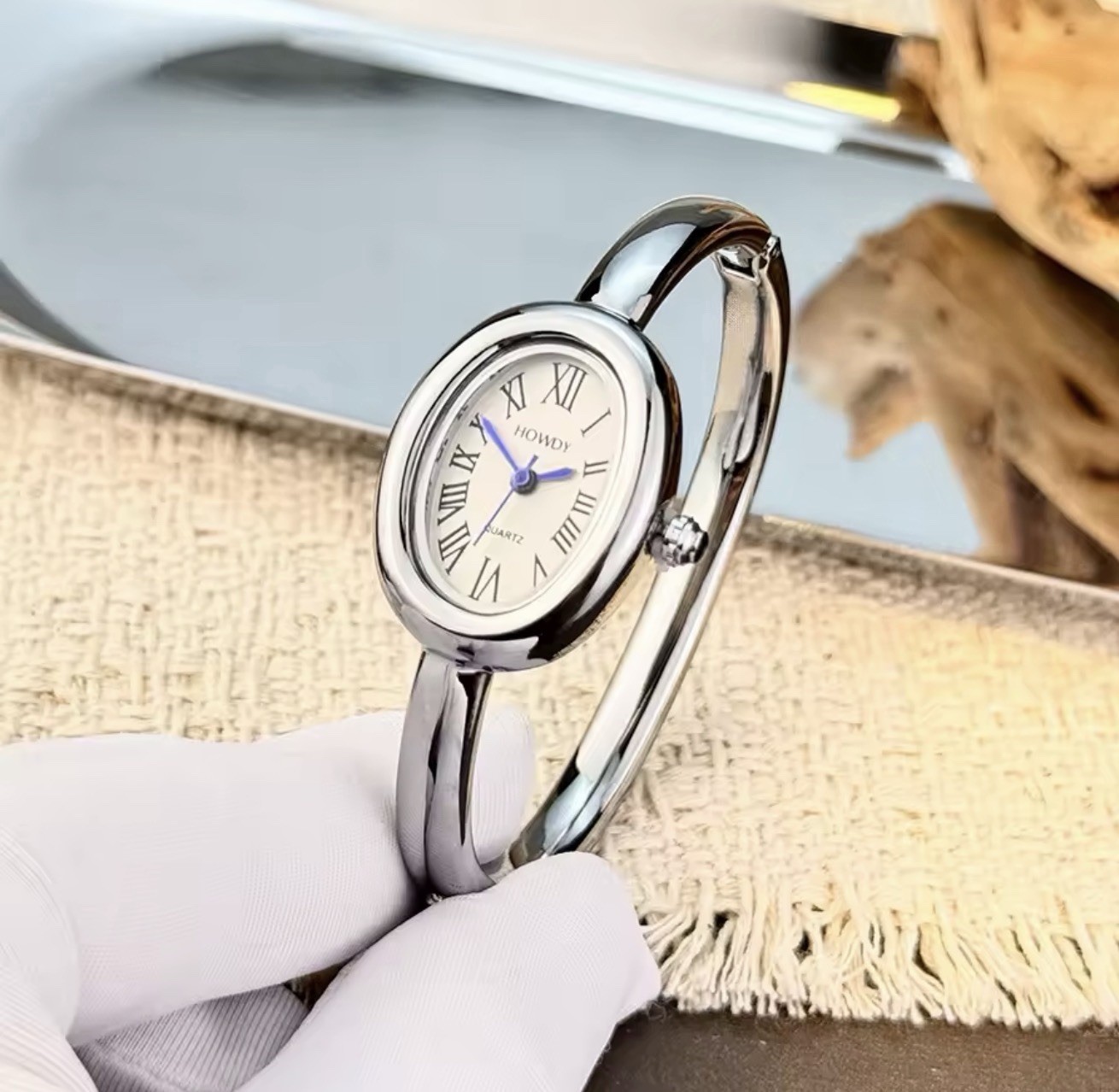 HOWDY Quartz Oval Bangle Wristwatch Roman Numerals Gold/Silver Tone Women’s
