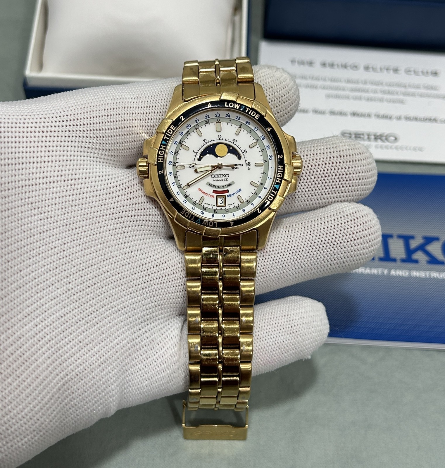 Seiko Tidemaster 6F24-7019 Sports 150 Moon Phase Tide Watch Gold Tone with Box