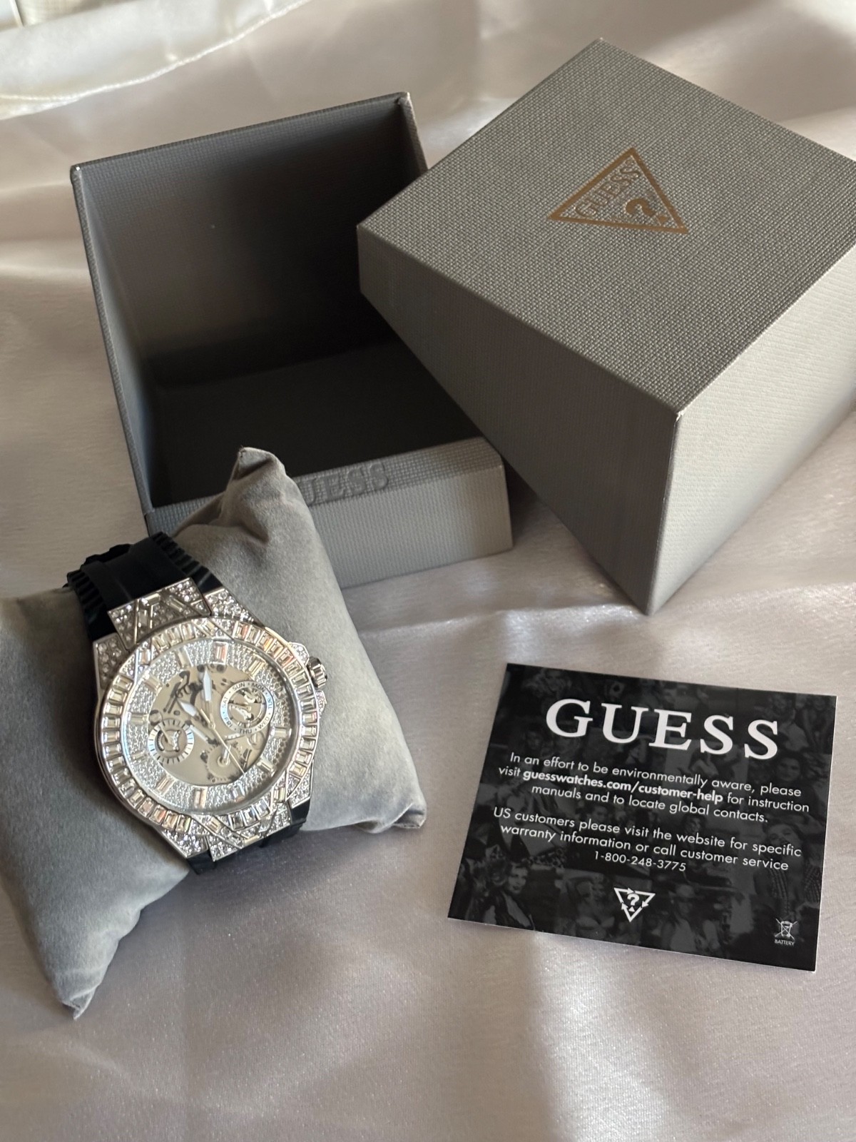 Guess Dynasty Crystal Stainless Steel Mens Watch (Brand New Boxed)