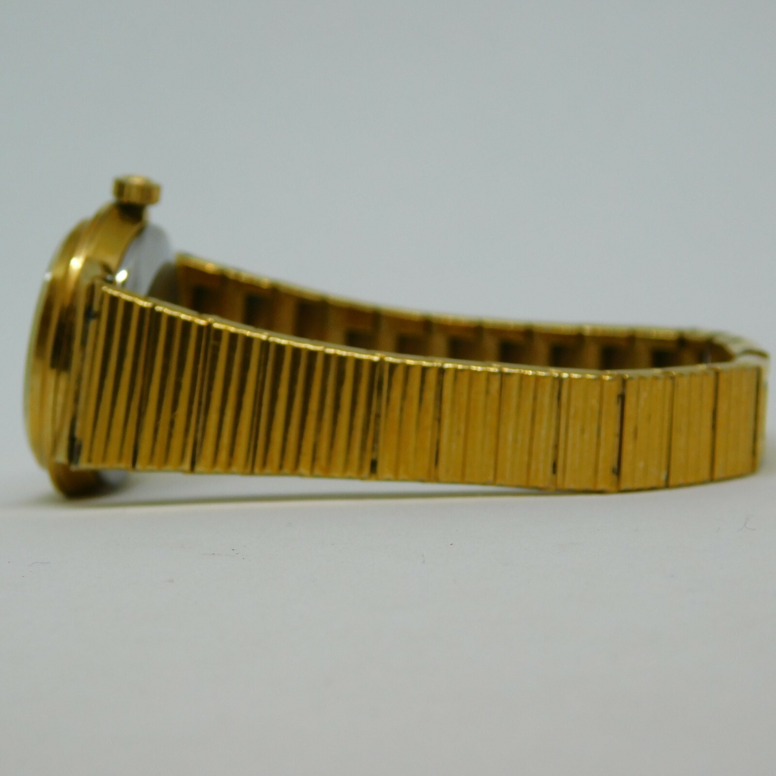 SANDOZ Swiss Made Gold Tone Wind-up Analog Women’s Watch Sz. 5 1/4″